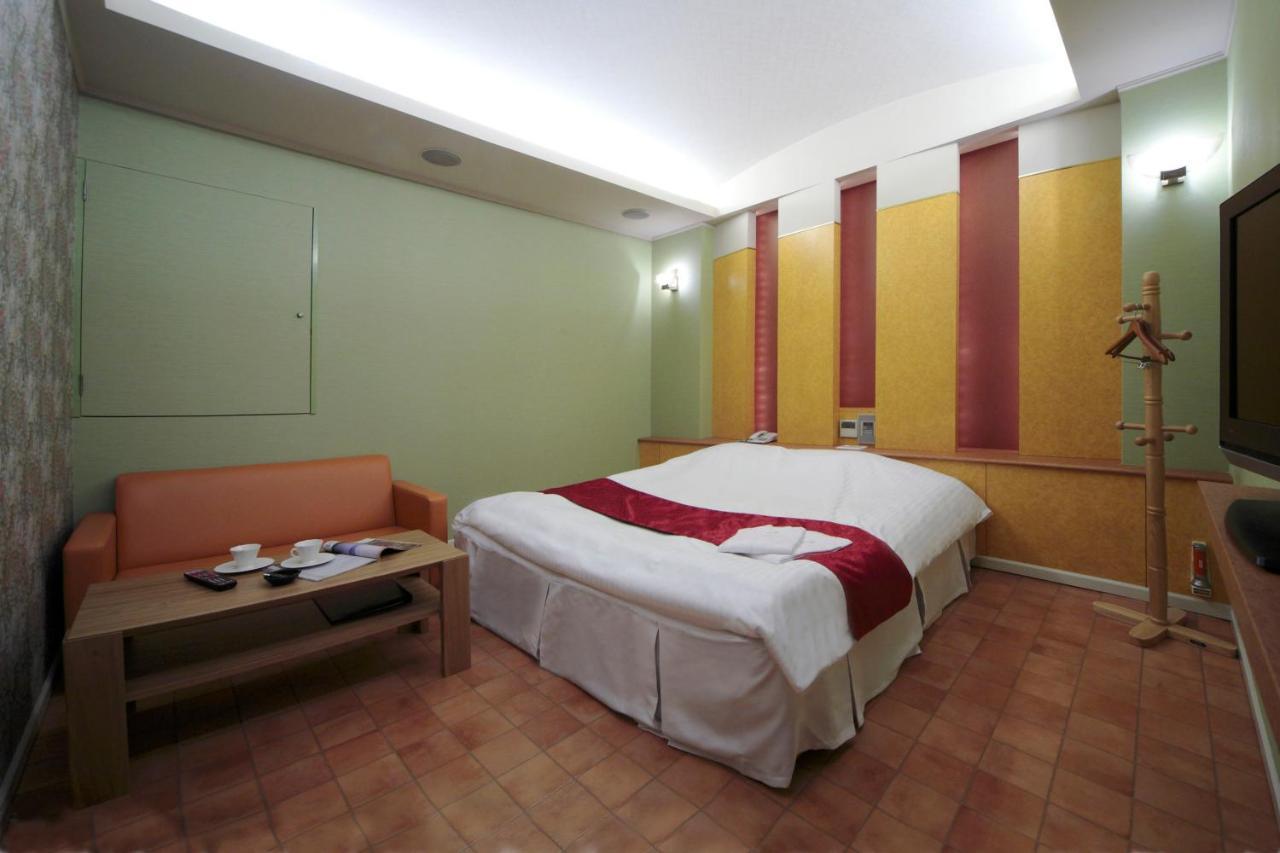 Hotel Lala Minato - Adult Only Nagoya Bagian luar foto