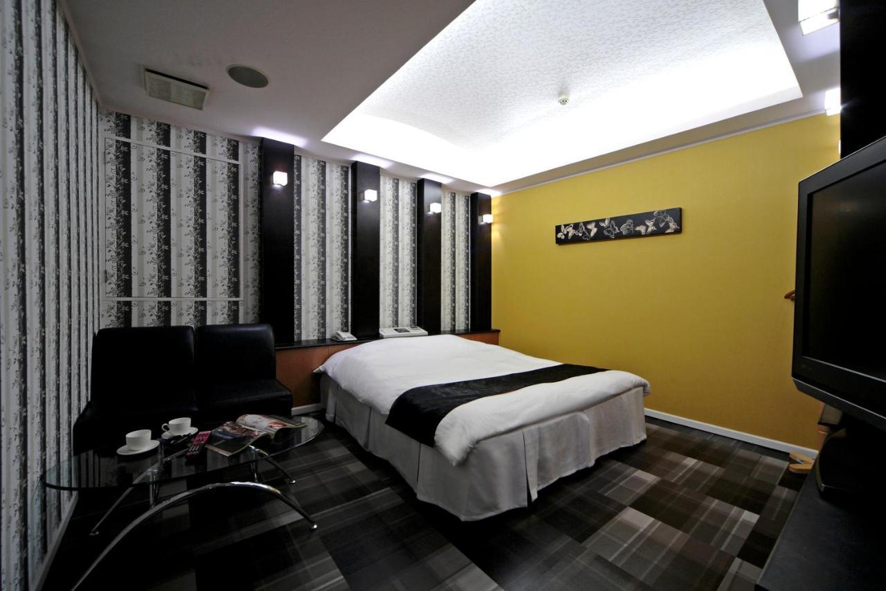 Hotel Lala Minato - Adult Only Nagoya Bagian luar foto
