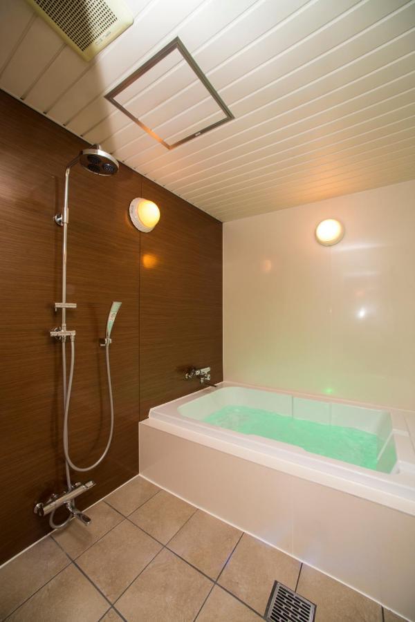 Hotel Lala Minato - Adult Only Nagoya Bagian luar foto