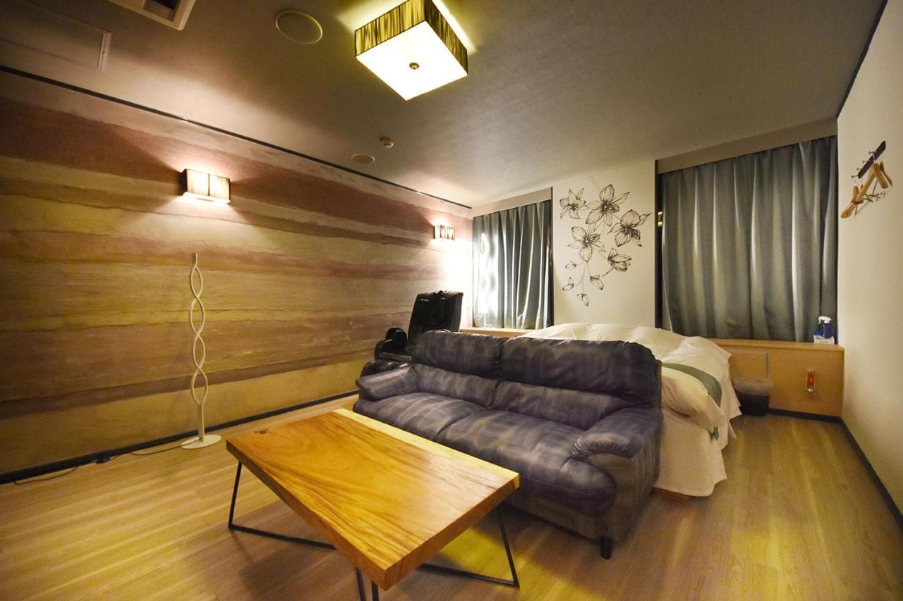 Hotel Lala Minato - Adult Only Nagoya Bagian luar foto